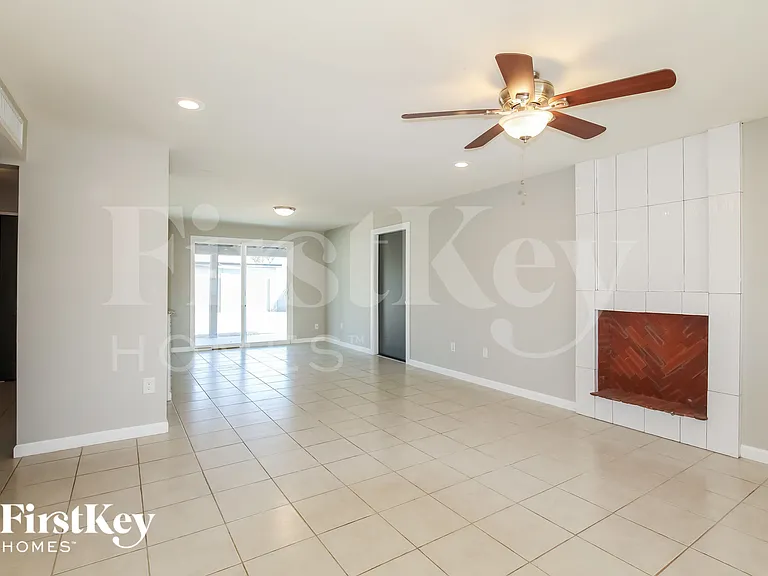 14049 N 37th Way — Photo 3