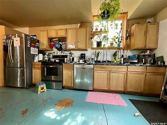 5th image of 317 Stanley St
