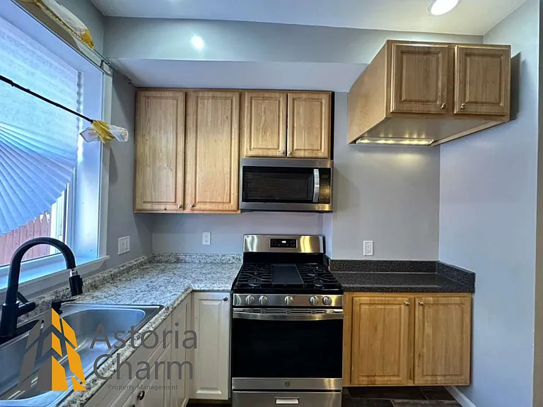 2609 Hampden Ave — Photo 9