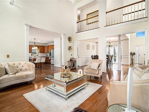 3rd image of 280 Northcrest Dr
