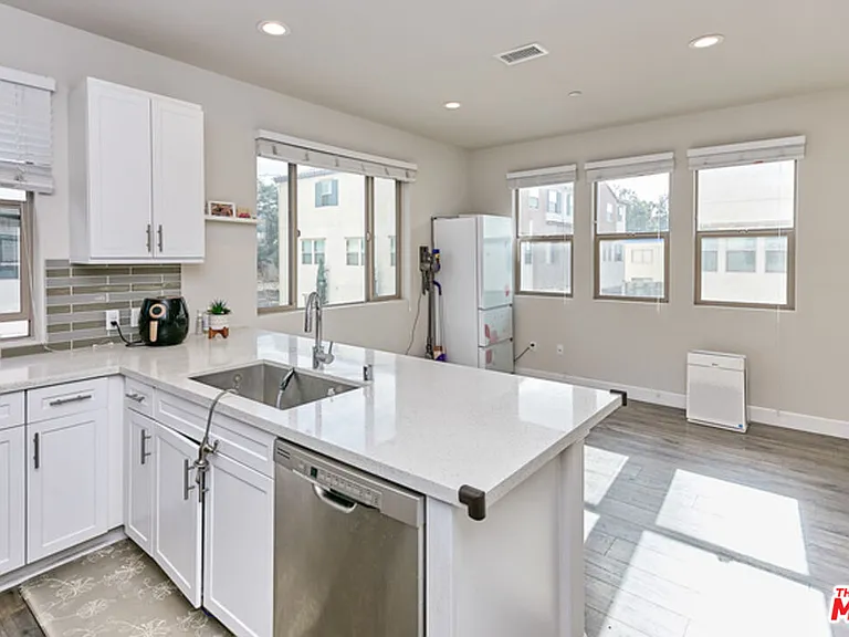 9831 Alburtis Ave #37 — Photo 26