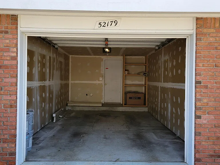 52179 Heatherstone Ave — Photo 32