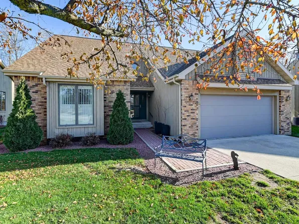 71 Parkview Cir, Columbus, WI 53925