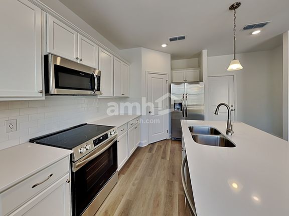 3rd image of 240 Argea Dr