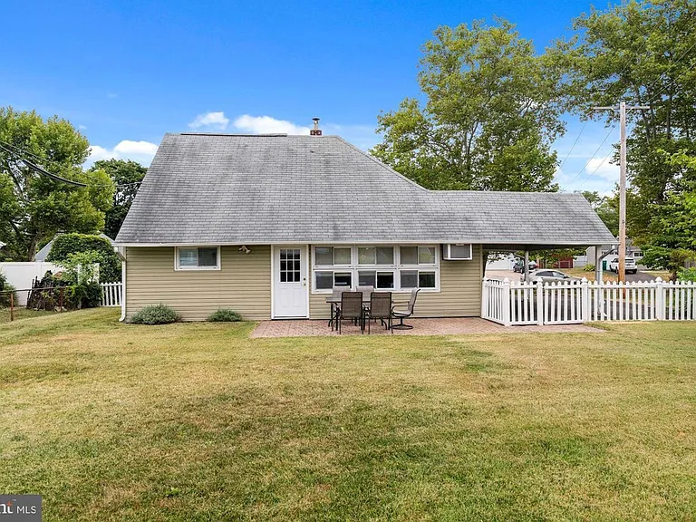 16 Crabtree Dr — Photo 10