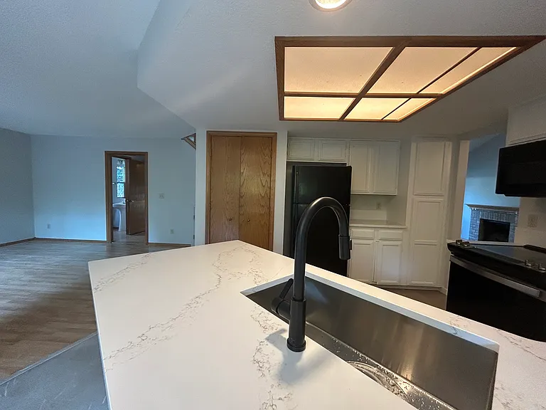 8905 SW 50th Ave — Photo 5