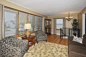 3rd image of 905 Alfini Dr
