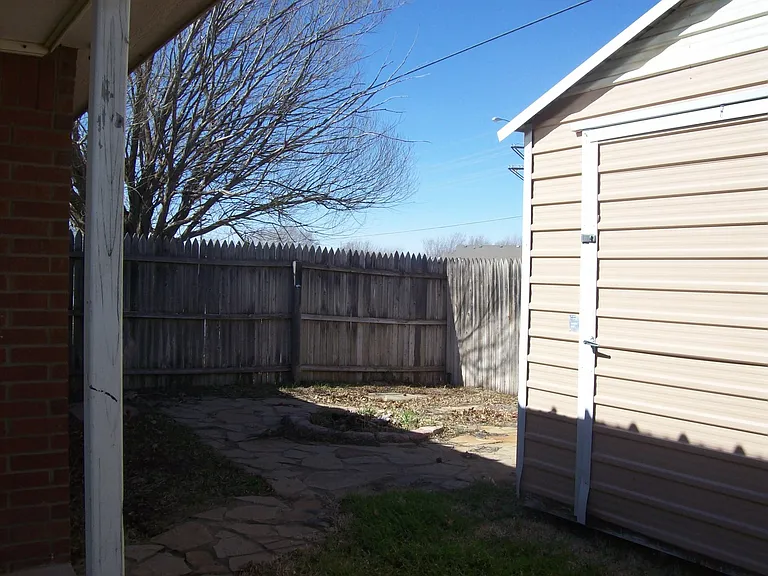 401 Justice Ave — Photo 23