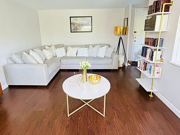 4th image of 6933 N Kedzie Ave APT 306