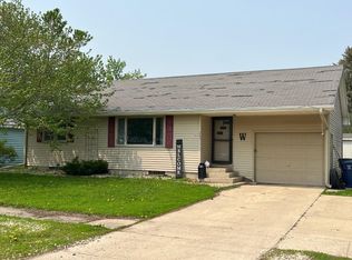 203 E 1st St, Everly, IA 51338