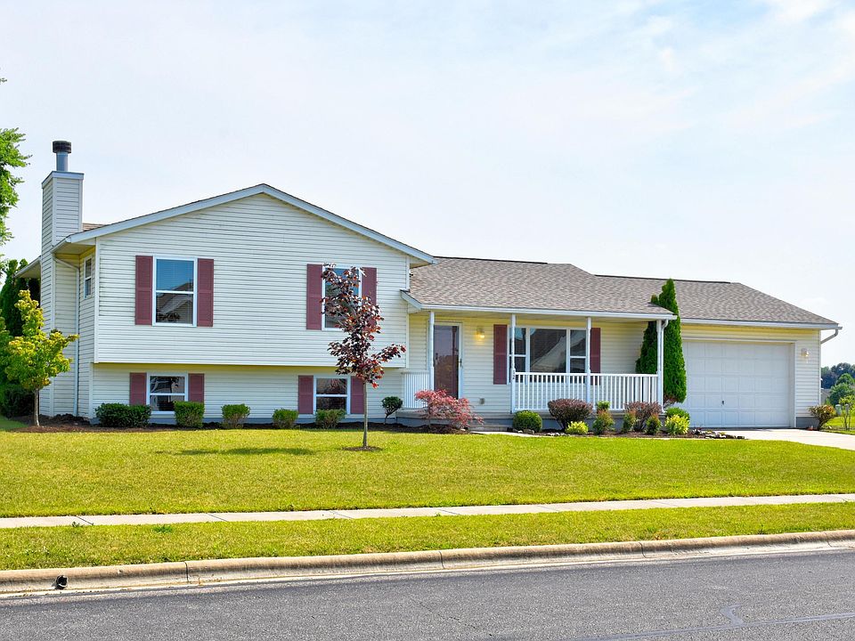 1st image of 12 Weeping Willow Run Dr