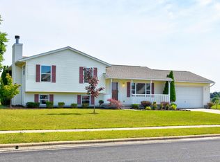 12 Weeping Willow Run Dr, Johnstown, OH 43031