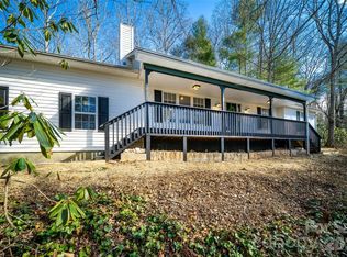 11 Twin Lakes Dr, Fletcher, NC 28732