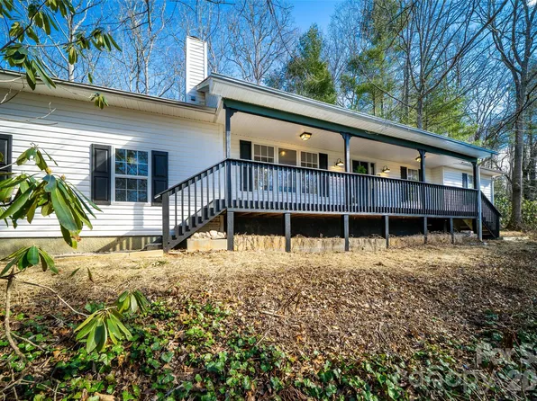 11 Twin Lakes Dr, Fletcher, NC 28732