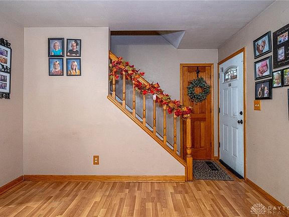 4th image of 75 Kathie Ct