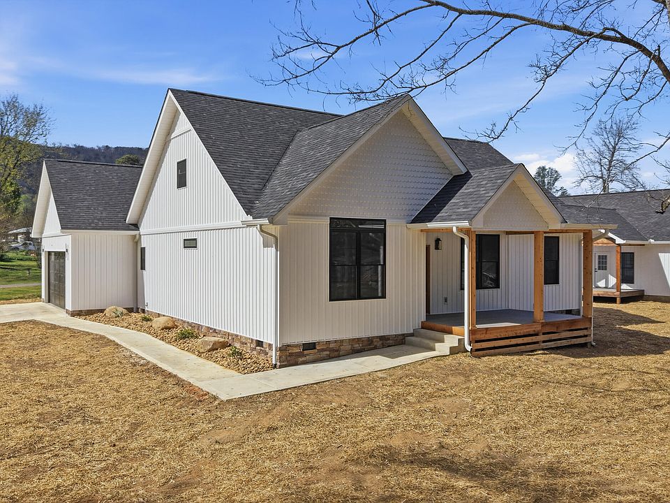 1st image of 110 Rose St