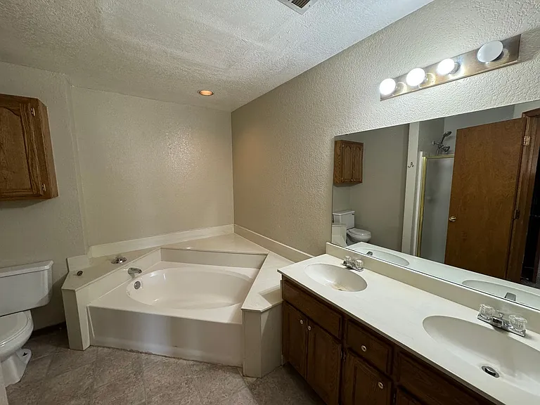 2618 Briarcliff Dr — Photo 8