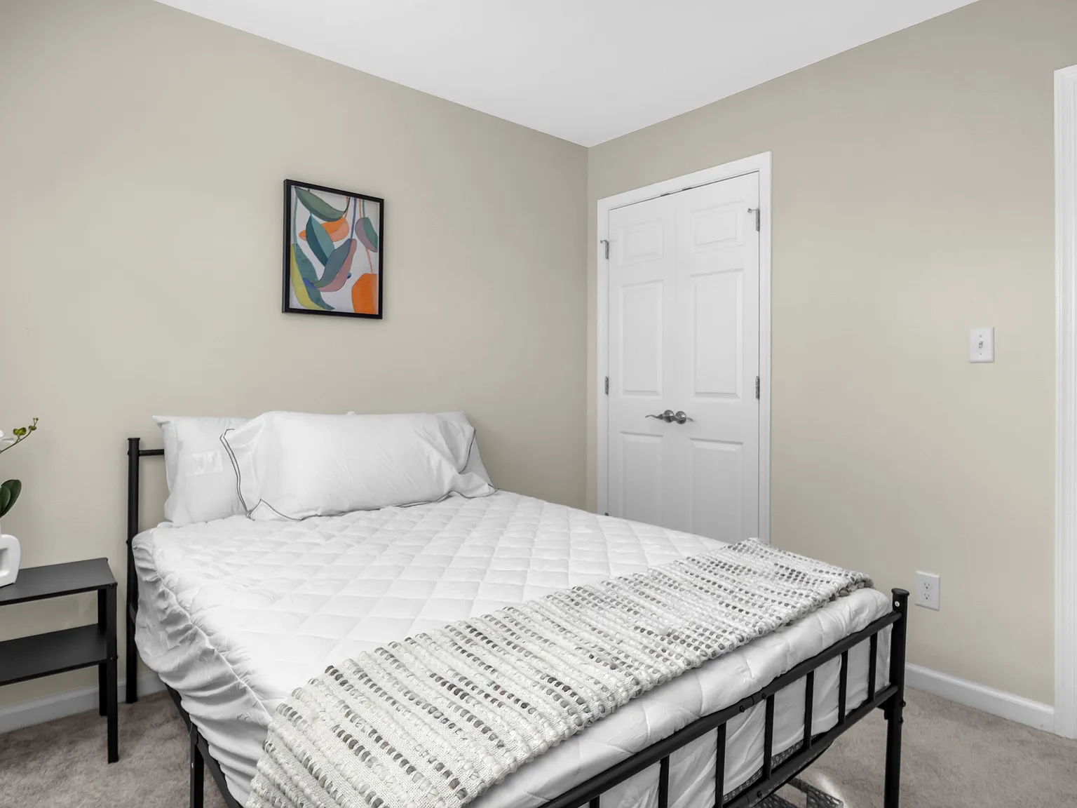 4 bed, 2.5 bath, 1743 sqft, $910 — Photo 3