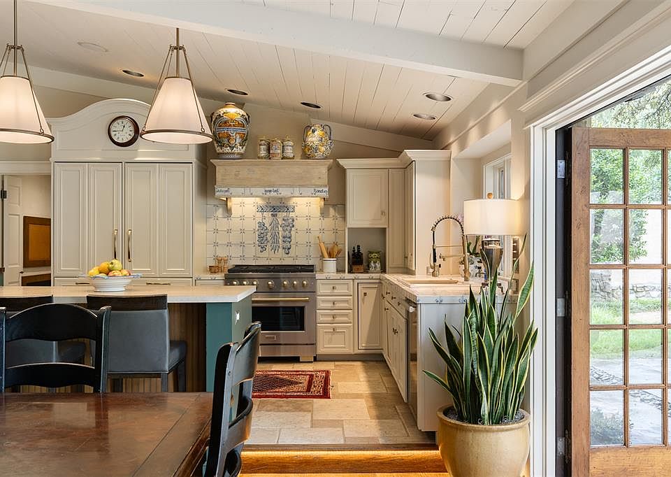 6638 Avondale Dr, Nichols Hills, OK 73116 | MLS #1238833 | Zillow