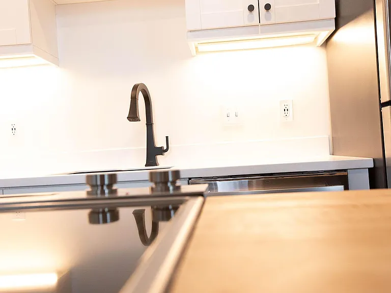 411 W Portage Ave #6 — Photo 11