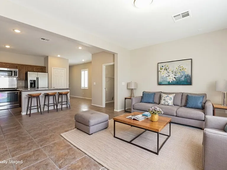 1409 Winters Run Ave — Photo 5