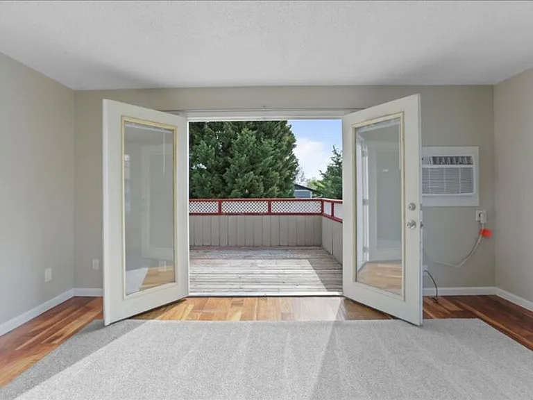 526 S 40th Ave #D209 — Photo 7