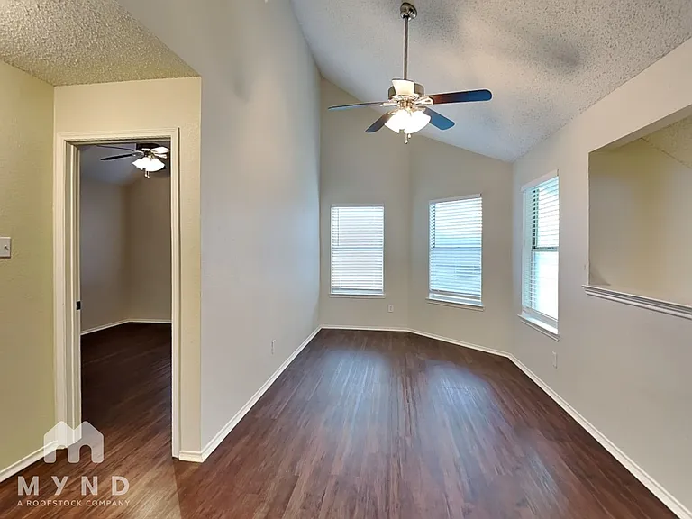 6428 Fern Meadow Dr — Photo 8