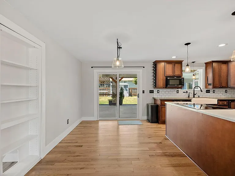 62 Queets St — Photo 8