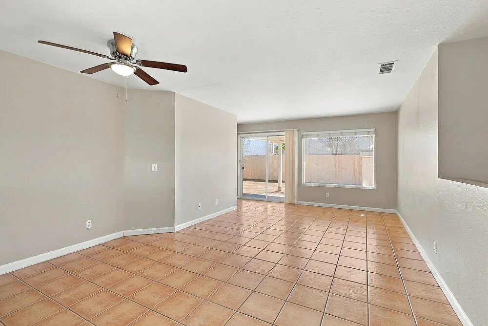 4 bed, 2.0 bath, 1342 sqft, $2,110 — Photo 4