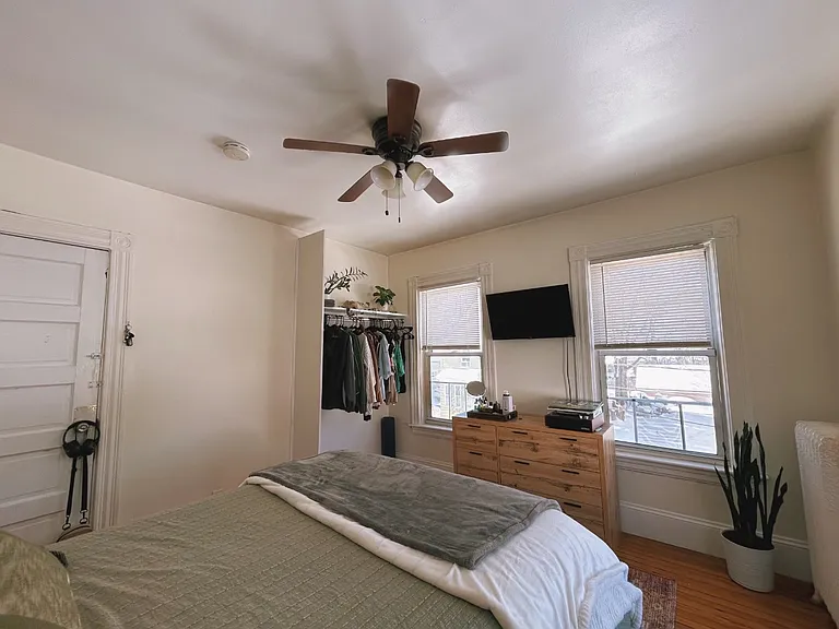 107 Cedar St #3 — Photo 8