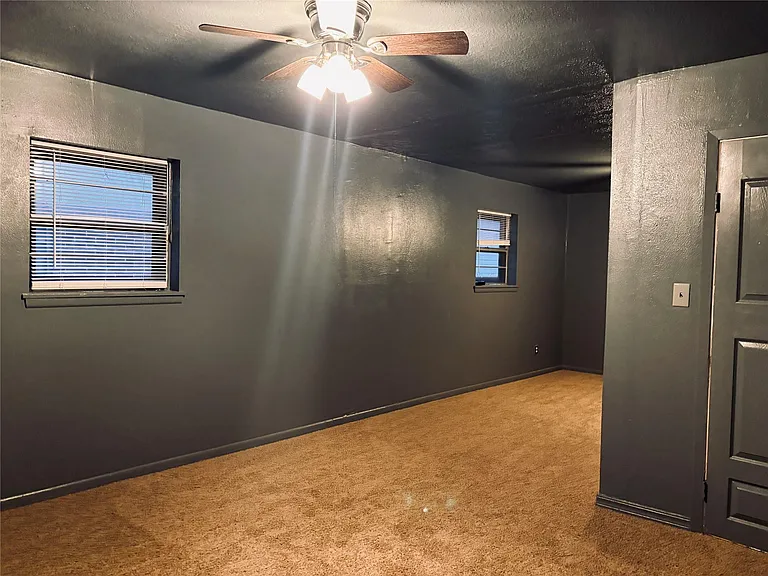415 Zinn Dr — Photo 23