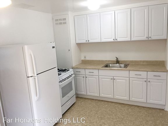 3rd image of 7782 1/2 University Ave
