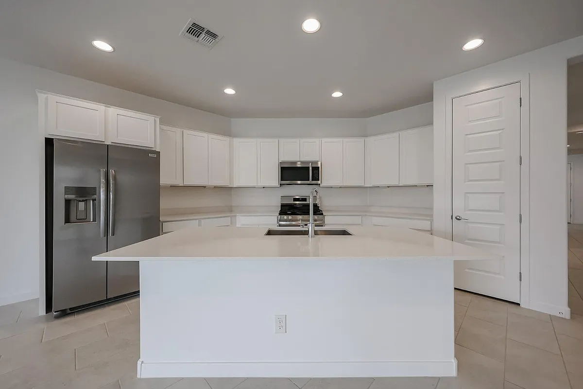 Building Photo - 7814 W Hide Trl