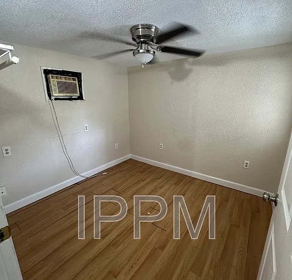 501 W Pierce Ave — Photo 5