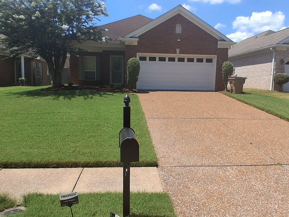 1257 Bridgewater Rd