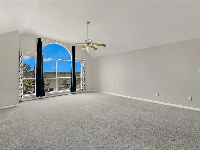 10802 Hastings Ln — Photo 22