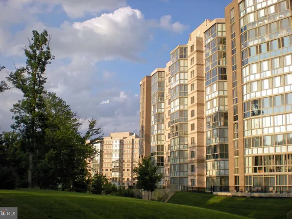 19355 Cypress Ridge Ter Unit 423, Leesburg, VA 20176