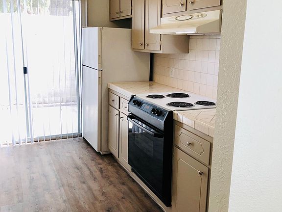 4th image of 4861 E University Ave #D