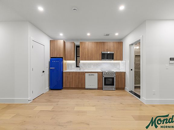 4th image of 192 6th Ave APT 6F