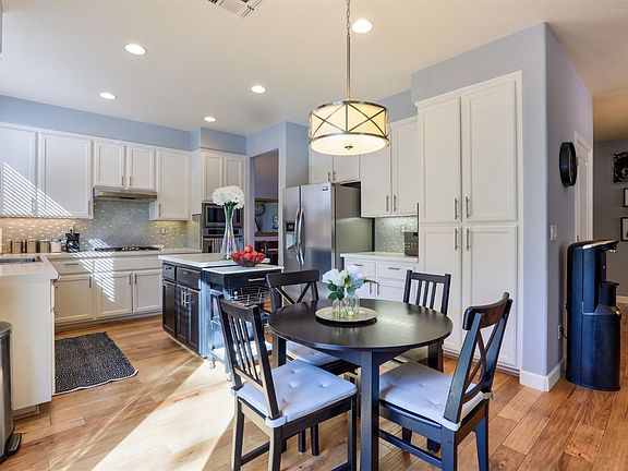 5th image of 3209 Corniche Ln