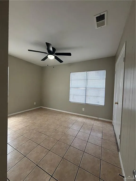 4 bed, 3.0 bath, 2730 sqft, $2,000 — Photo 4