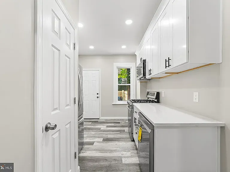 491 Stuyvesant Ave — Photo 11