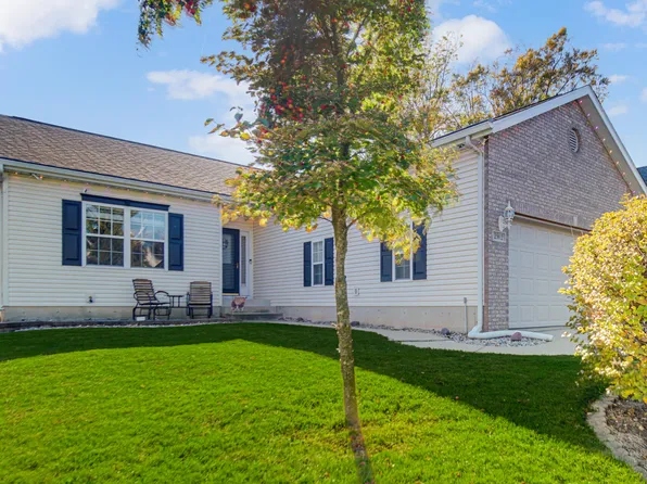 2502 McAfee Dr, Valparaiso, IN 46385