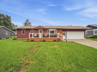 14 Bruce Ln, La Porte City, IA 50651