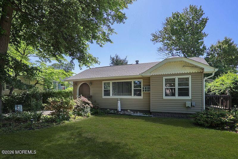 1st image of 809 Shadylawn Way