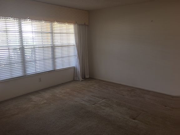 4th image of 128 SE Selva Ct