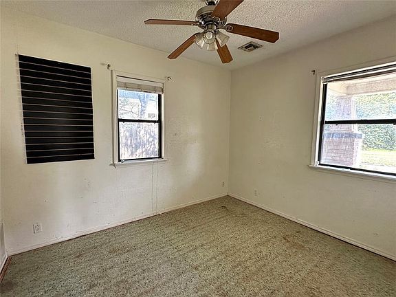 3rd image of 321 W 1st St