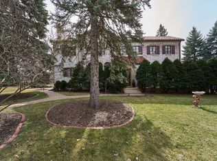 932 4th St SW, Rochester, MN 55902