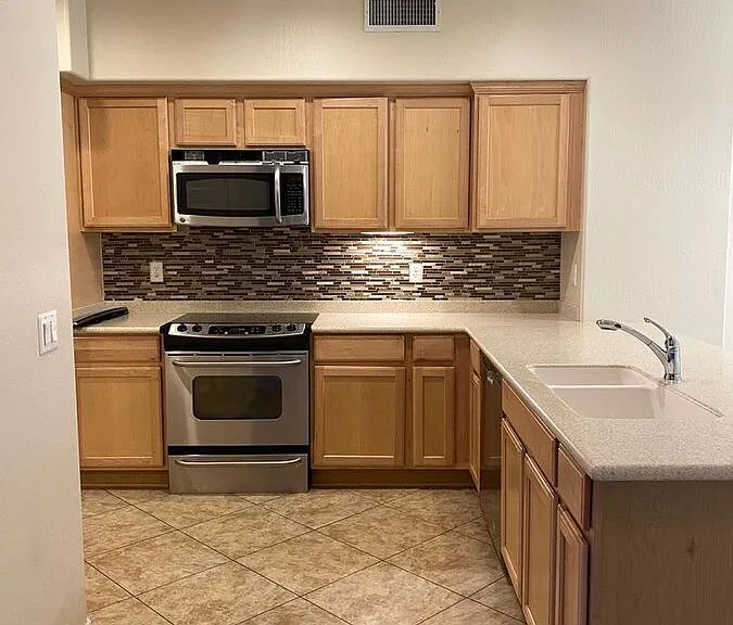 2130 W Hunter Ct #141 — Photo 2