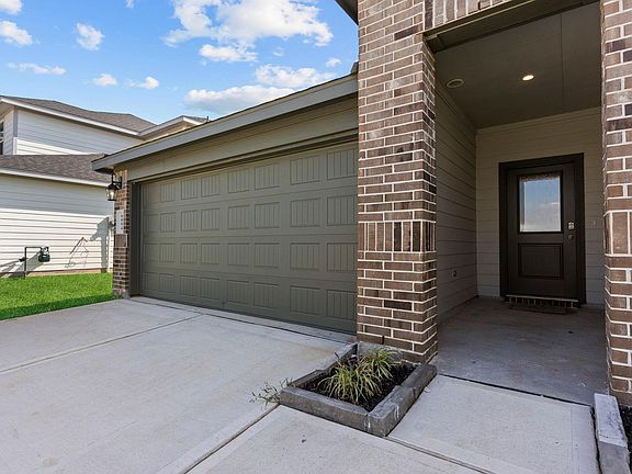 3rd image of 6108 Ambrose Peak Ln